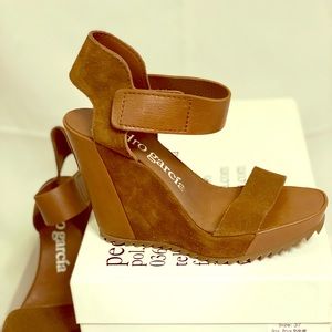 Brand new never worn very comfortable grace